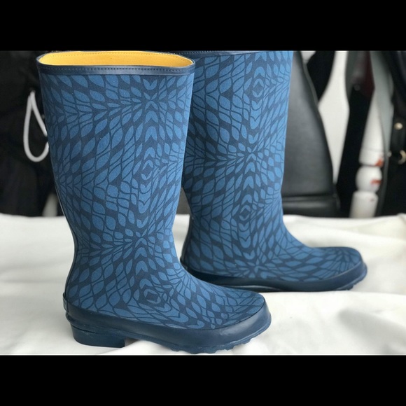 L.L bean WELLIE Size 7 best offer takes them - Picture 2 of 8